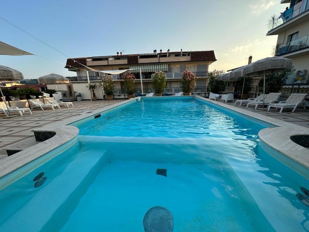 Hotel Costa Verde Pineto Dış mekan fotoğraf
